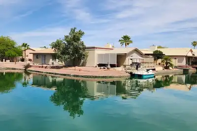 Image de 20% monthly discount off the listed price for 30 days or more during off season.