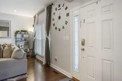 Image de Cheerful 4-Bedroom Townhouse with Indoor Fireplace