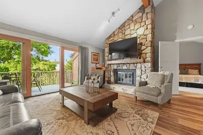 Image de 3 Bedroom, 4 bath, 1300 sq. ft. Condo in Summit Village w/ Stunning Views