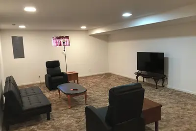 Image de Charming and spacious 3-bedroom home in Farmington, close to everything.