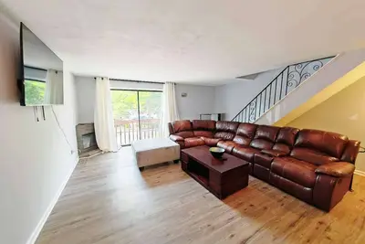 Image de Charming 3-bedroom condo in beautiful Rochester with Ac, WiFi