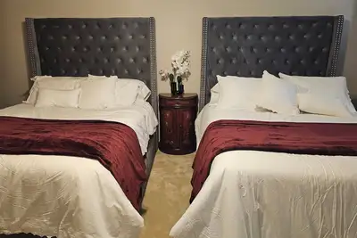 Image de Charming 2-bedroom house, with  Coworking space, Ac, WiFi in welcoming Richmond