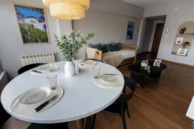 Image de Bright Loftwith mountain views
