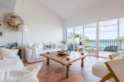 Image de Appartement 'Beachfront Port De Soller' avec terrasse privée, Wi-Fi et climatisation