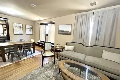 Image de Downtown Location W/ Washer & Dryer!