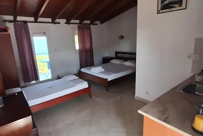 Image de Studio Appartement 'Alex Bar Apartment 8' avec vue sur la mer, Wi-Fi et climatisation