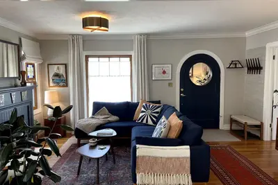 Image de Charming 2 bedroom bungalow walkable to downtown