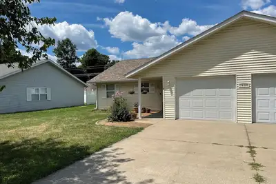 Image de Charming 2-bedroom Condo with large driveway in  Murphysboro sleeps up to10