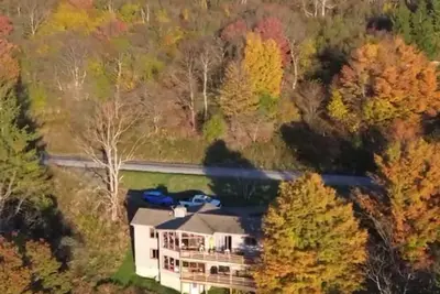 Image de Stunning View on top of Timberline, Walks to DollySod, Lake Access, Hot Tub Cozy