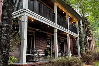 Image de Oxford Square but a few steps away in Camilla Park! Cozy Oxford Retreat