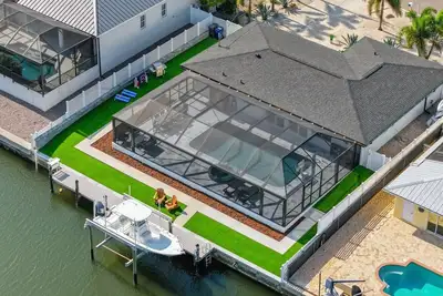 Image de ⚓ Coco Loco! Canal Front, Pool, Dock & More! ⚓