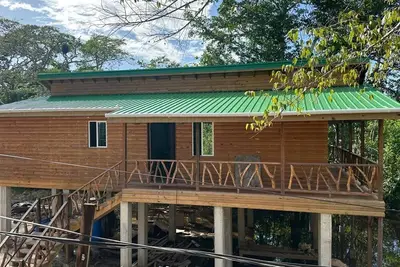 Image de Sade's Enchanted cabin Luxurious Jungle Cabin near the River with Ac and Wifi