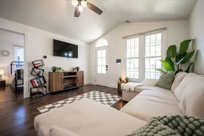 Image de Core's Cottage: Walk to Fountain Square - Cozy 1br - Minutes to Monument Circle