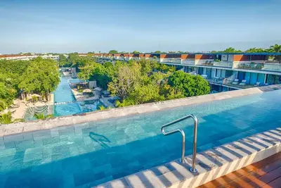 Image de Stunning 4br Luxury Retreat w Private Rooftop Pool