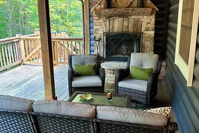 Image de New to Vrbo but Not to Hosting - Fireplaces, Trail Access, & Stocked Kitchen