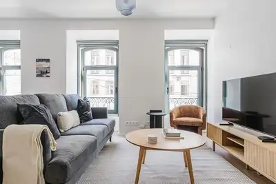 Image de Blueground | Alcantara, private garden, a/c, elevator