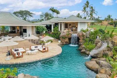 Image de Experience luxury at Hale 'O Ka La in Kamuela, featuring 5 bedrooms and stunning amenities.