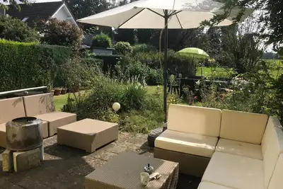 Image de Belle maison avec 5 chambres (jusqu'à 9 personnes) cheminée & jardin, à seulement 20 min. de Cologne