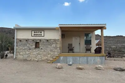 Ten Bits Ranch - Bath House room #16
