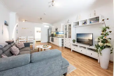Image de Domizil Waldstraße 03 - centrally located accommodation on the first floor for four people
