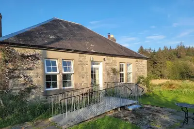 Image de Beautiful secluded cosy cottage on private coastal estate. Dog friendly.