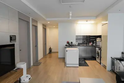 Image de Brand New 2br 14f 646sq. ft, 2min to Hyundai outlet & Triple St. , 2Free Parking
