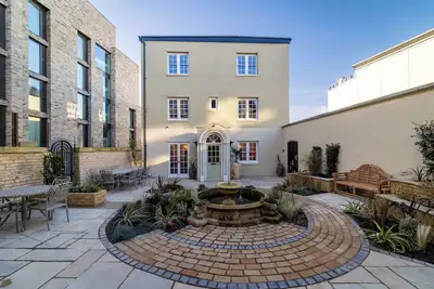 Image de Stunning 4 bed historic townhouse in Oxfords heart
