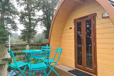 Image de Cabane forestière en Berry avec terrasse