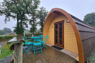 Image de Cabane forestière en Berry près d'une base nautique