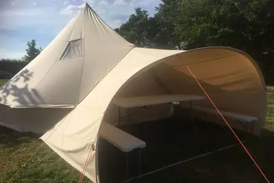 Image de Tipi en Berry avec activités nautiques et animaux admis