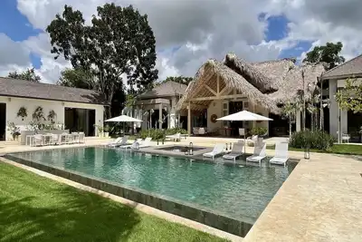 Image de Stunning House on Golf Course