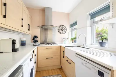 Host & Stay | Grove Road