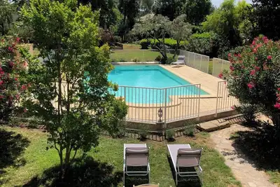Image de Gite 5/7 pers refait à neuf avec piscine partagée, au coeur de la Provence