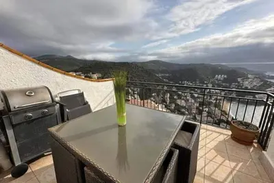 Image de Studio avec vue spectaculaire sur la mer Av-64