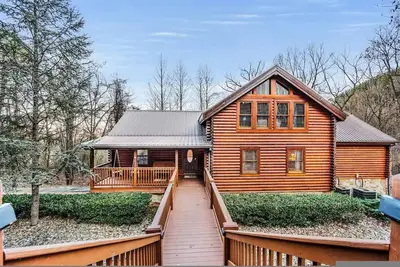 Image de High-end Luxury Cabin, Sauna, Hot Tub, Gameroom