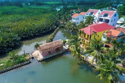 Deluxe Double King Room with Balcony, River view