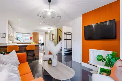 Image de Terracotta House Summ