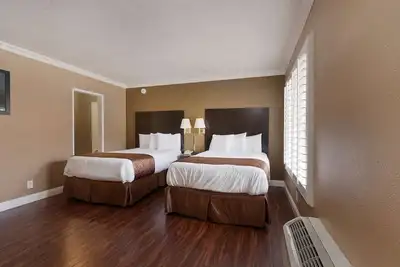 Image de Anaheim Explorer’s Choice | 2 Family Ready Rooms w/ Kitchenette