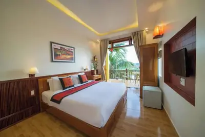 Deluxe Double Room with Balcony, Lake, River View