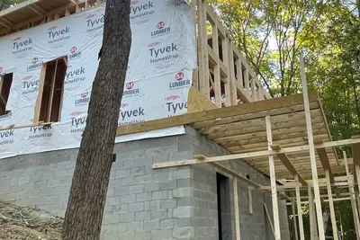 Image de Chic modern cabin in a magical forest. Hot Tub, Swinging Bed, WiFi, & Ev Charger