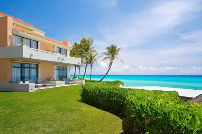 Image de All Inclusive Grand Cancun Beachfront Luxury Resort 3-bedroom/4-BathVilla.