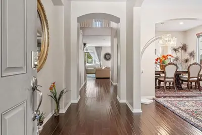 Image de 430) Large home- sleeps 10!