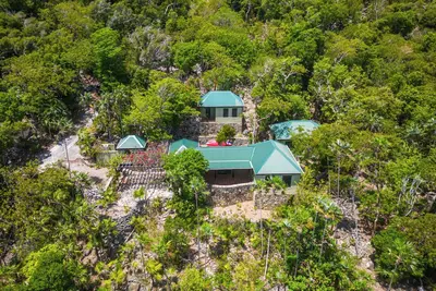 Image de The Palms - Charming Cottages with view of Cam Bay on Great Camanoe