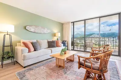 Image de [Rare] Mtn+Sunrise View | Walk Score 95 | Free Parking | Full Kitchen | Sleeps 4