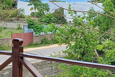 Image de One Bedroom Apartment with Balcony and sea view