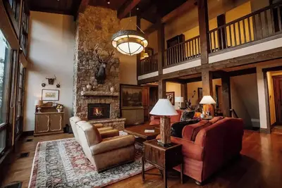 Spacious and Luxurious Craftsman\n\n