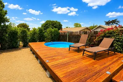 Image de Boho Vista Retreat:  Cowboy Pool, Spa & Treehouse