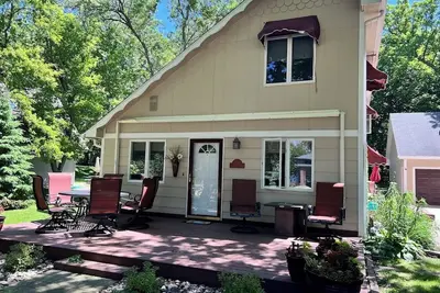 Image de Charming Lakes Cottage in the Woods!