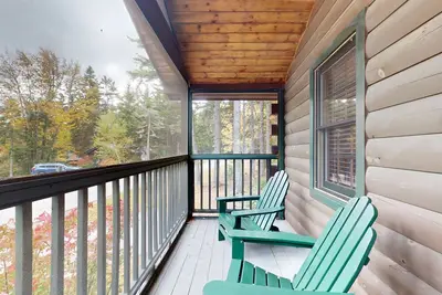 Image de Unwind in this dog-friendly cabin with kitchen, firepit, WiFi & wooded views