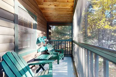 Image de Family-friendly cabin with fireplace, kitchen, gym & plenty of fun